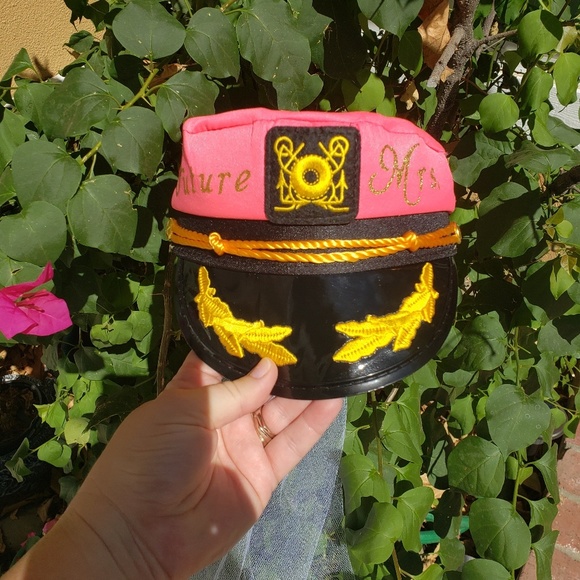 Hot Pink Captain veil hat!!! - Picture 5 of 6